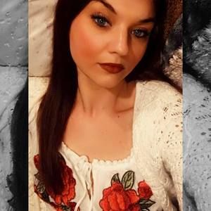 Meet your Posher, Elizabeth